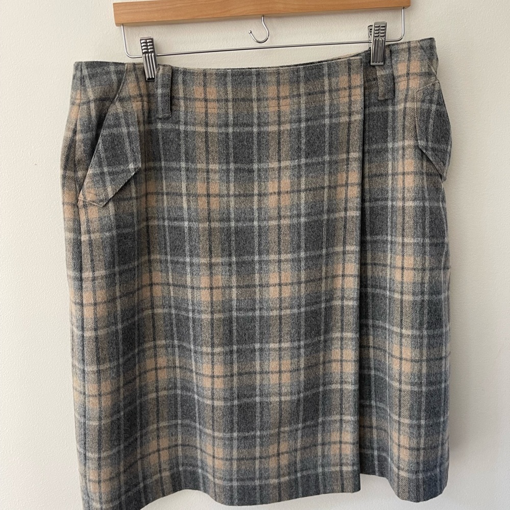 Talbots Womens Wool Size 16 Gray Tan Plaid Knee Length Straight Pencil Skirt